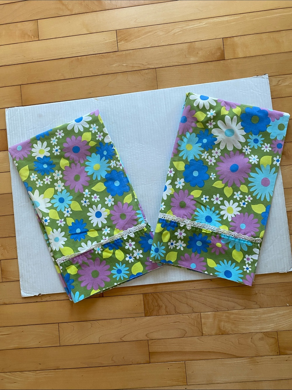 WABASO MCM Set of 2 Cotton Pillowcases in Floral olive w lace trim 34”x19.5”